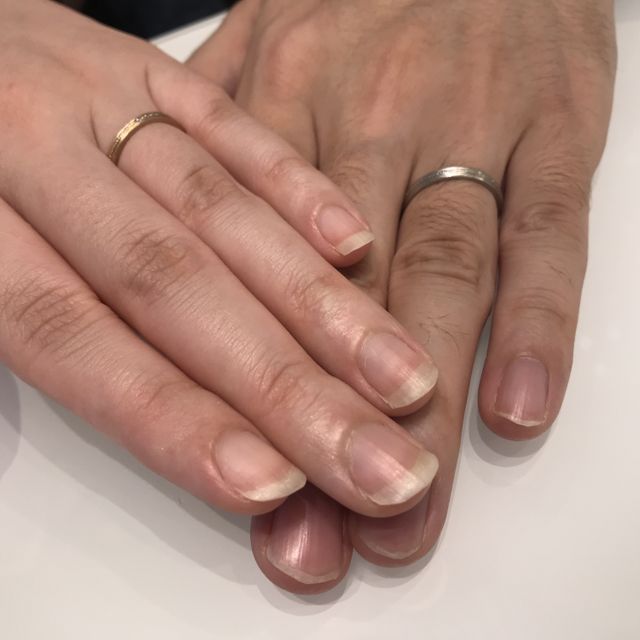 【YUKA HOJO(ユカホウジョウ)の口コミ】 ピンクゴールド、ミルグレインで探していました。職人さんの手書きの線が…