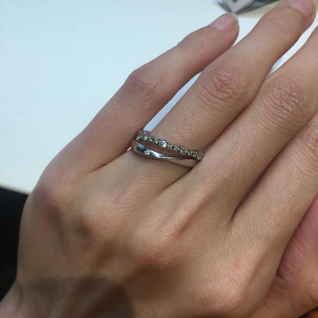 【BRILLIANCE+(ブリリアンスプラス)の口コミ】 結婚指輪はストレートタイプのシンプルなものを探していました。アントル…
