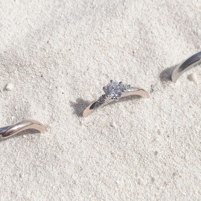 【COCKTAIL(カクテル)の口コミ】 同じブランドだから結婚指輪とのバランスが凄く良い！
私は婚約指輪は要ら…