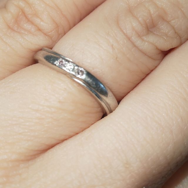 【FIRST DIAMOND(ファーストダイヤモンド)の口コミ】 いろんな店舗をすごくまわった中フルオーダーになって店員さんのデザイン…