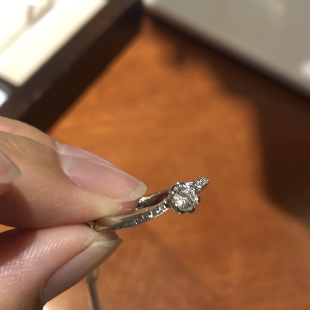 【TRECENTI(トレセンテ)の口コミ】 トレセンテのフローラは、なんといってもさり気ないお花の形がポイントで…