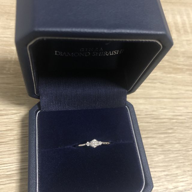 【銀座ダイヤモンドシライシの口コミ】 大人かわいいテイストで、結婚指輪と一緒にエンゲージリングをつける際に…