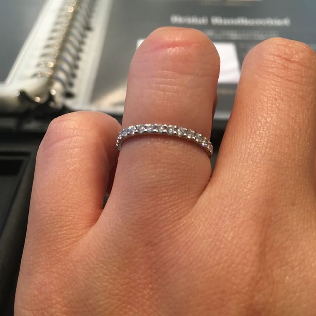【エクセルコダイヤモンド(EXELCO DIAMOND)の口コミ】 他ブランドの結婚指輪と重ねづけを検討していたので、細いタイプのハーフ…