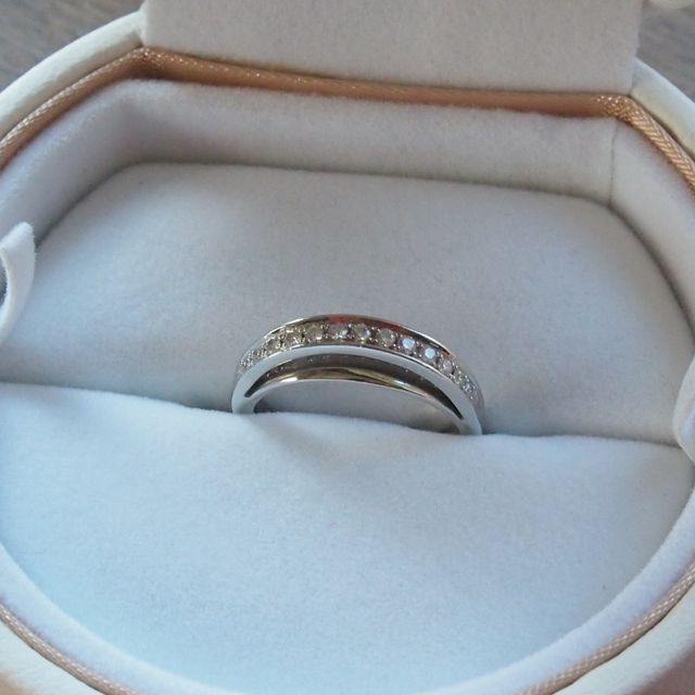 【VERITE(ベリテ)の口コミ】 旦那と選んで決めました！ダイヤの部分が膨らんでいて少しロックな感じの…