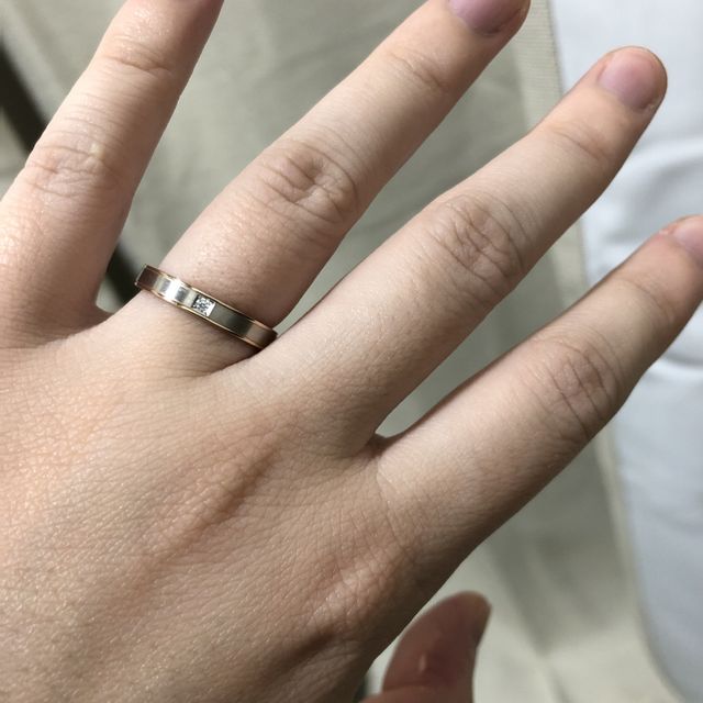 【GALA JEWELRY(ガラジュエリー)の口コミ】 カジュアルな服装に合うような指輪を探していました。こちらの指輪は太め…