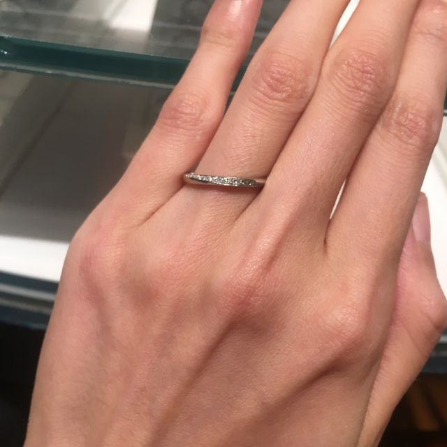 【銀座ダイヤモンドシライシの口コミ】 初めての指輪選びのお店だったのでわからないことばかりで好きな指輪のデ…