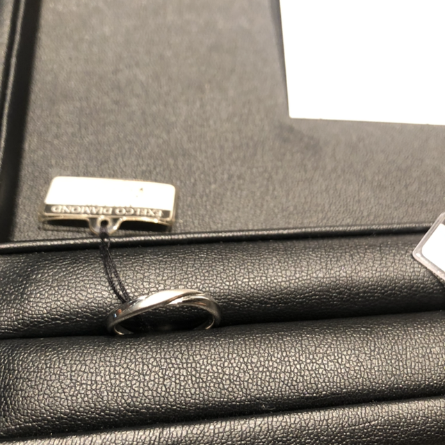 【エクセルコダイヤモンド(EXELCO DIAMOND)の口コミ】 全部で4店舗回ったが、デザインが良かったのか1番の決め手。また、担当し…