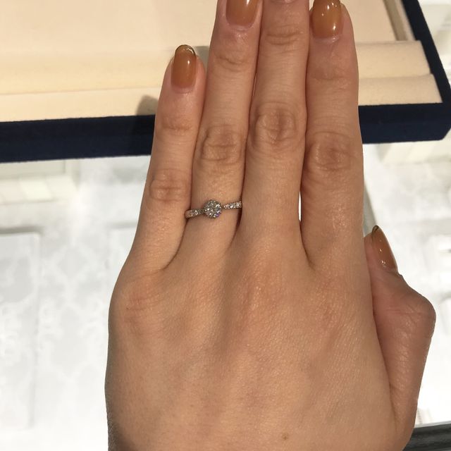 【ヴァンドーム青山(VENDOME AOYAMA)の口コミ】 レースの縁取りのようなデザインがとても珍しく、かわいかったです。
また…