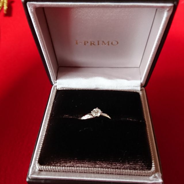 【アイプリモ(I-PRIMO)の口コミ】 初めて見たときから、ウェーブがかったラインがとてもきれいで、つけた時…