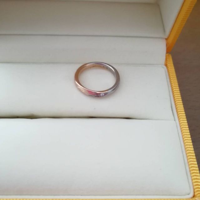 【ケイウノ ブライダル(K.UNO BRIDAL)の口コミ】 指輪のデザインを2人で決めることができ、それをデザイナーさんが絵に描い…