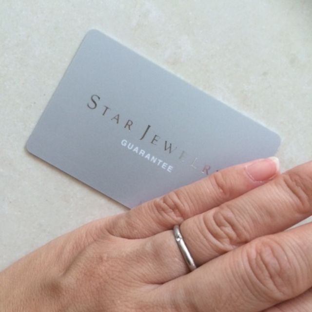 【STAR JEWELRY(スタージュエリー)の口コミ】 主人とペアリングを買いました。
私は指輪はできるだけシンプルで細いリン…