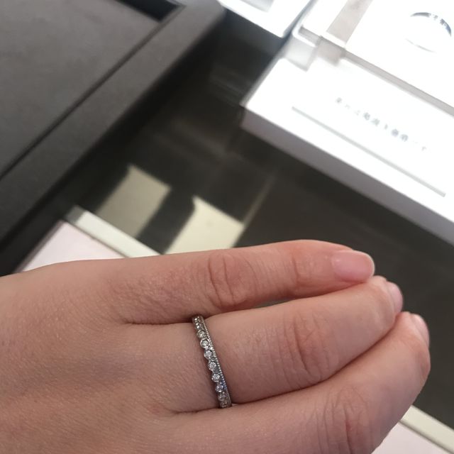 【アイプリモ(I-PRIMO)の口コミ】 王冠のような指輪で、上下のデザインが違うので上向きにつけた場合と下向…