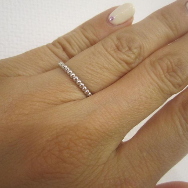 【ヴァン クリーフ＆アーペル(Van Cleef & Arpels)の口コミ】 指がごつごつしていて指が太いので、シンプルでthe結婚指輪のような華なタ…