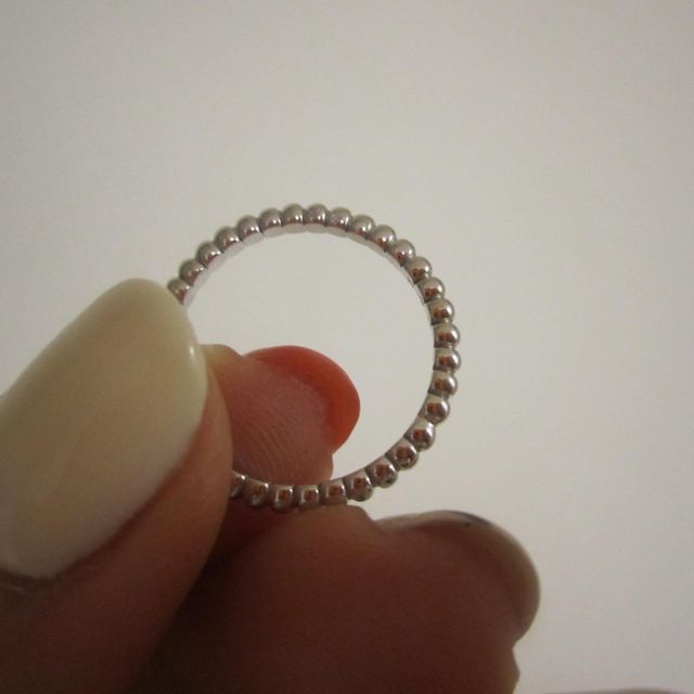 【ヴァン クリーフ＆アーペル(Van Cleef & Arpels)の口コミ】 指がごつごつしていて指が太いので、シンプルでthe結婚指輪のような華なタ…