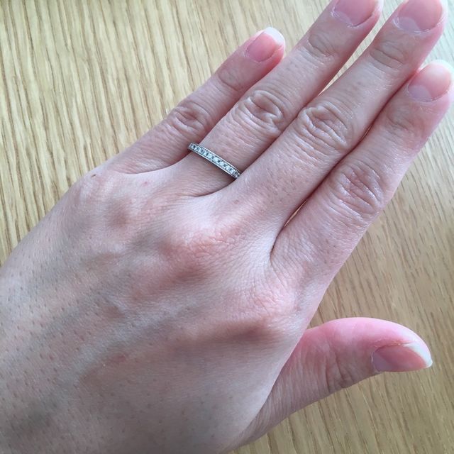 【4℃ BRIDAL(ヨンドシーブライダル)の口コミ】 旦那様が一人で買いに行ってくれて、プレゼントしてくれたものですので、…