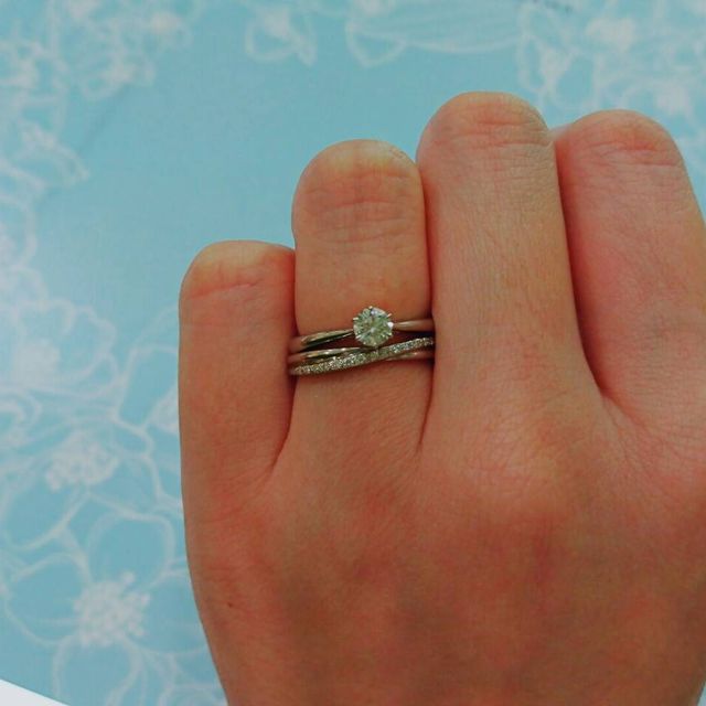 【ヴァンドーム青山(VENDOME AOYAMA)の口コミ】 プラチナで、クロスされているデザインです。もともとハーフエタニティを…