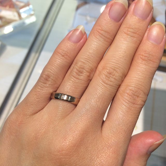 【CHARMY(チャーミー)の口コミ】 華奢な物より厚みのあるデザインを探していたので、試着してすぐに気に入…