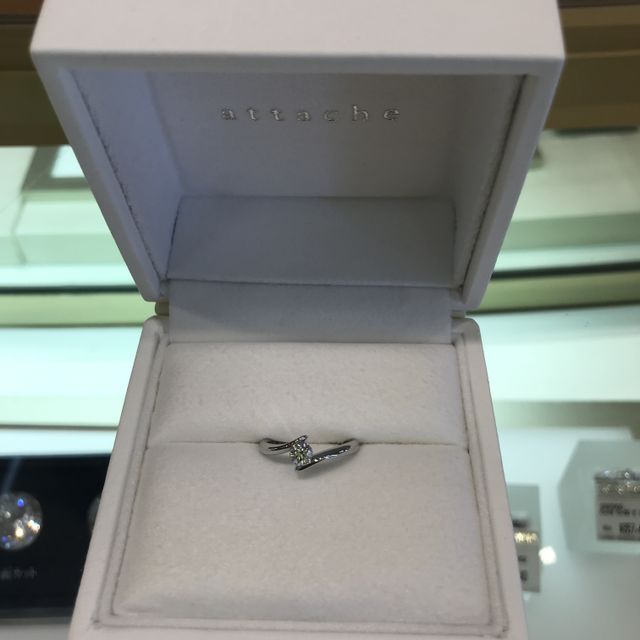 【ジュエリー東京の口コミ】 今日中に指輪を渡したくて探しており、お店のスタッフに当日持ち帰れる物…