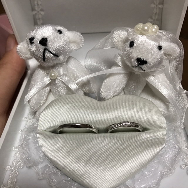 【EYE JEWELRY UMAKI(アイジュエリー ウマキ)の口コミ】 ねじった指輪のデザインが好みで、2人で好みの形に似た指輪をさがし、店員…