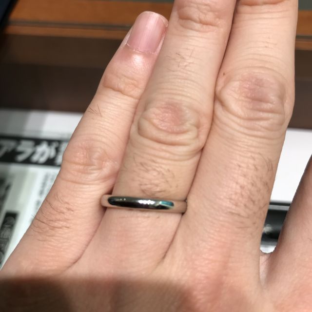 【銀座ダイヤモンドシライシの口コミ】 シンプルですがとてもつけ心地がよかったと思う。
フォルムがまるくてあま…