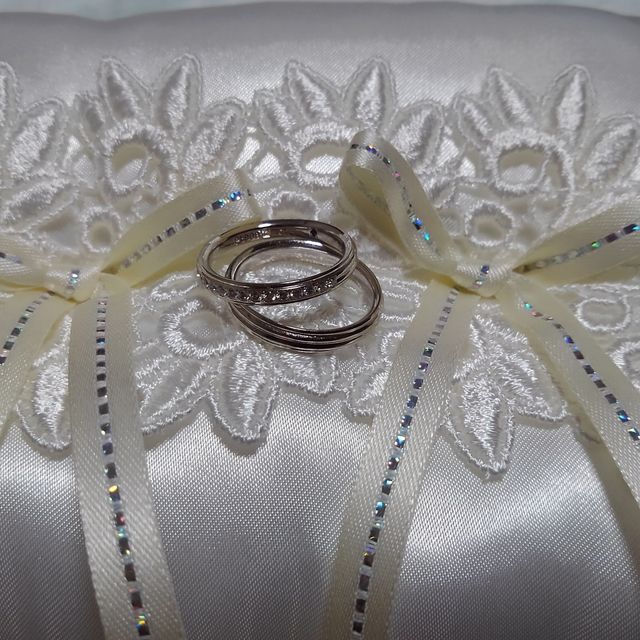 【PILOT BRIDAL(パイロットブライダル)の口コミ】 初めは強度が高く、光沢のないデザインのリングを探していました。
店舗の…