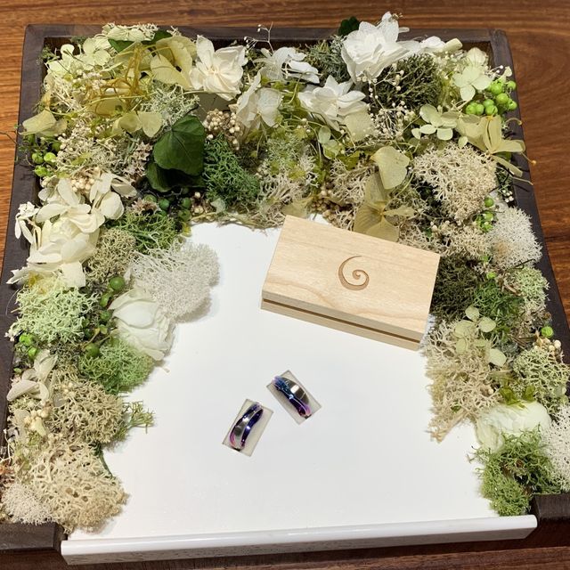 【SORA(ソラ)の口コミ】 デザイン、カラーが特徴的なこと。一般的な結婚指輪とは変わったものが良…