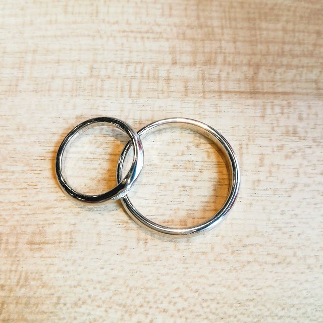 【ラザール ダイヤモンド(LAZARE DIAMOND)の口コミ】 シンプルなデザインを希望していたので、シンプルで指が綺麗に見えるデザ…