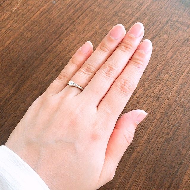 【アイプリモ(I-PRIMO)の口コミ】 指輪のデザインがすごく気に入ったところです。
私は指が長く手自体も大き…
