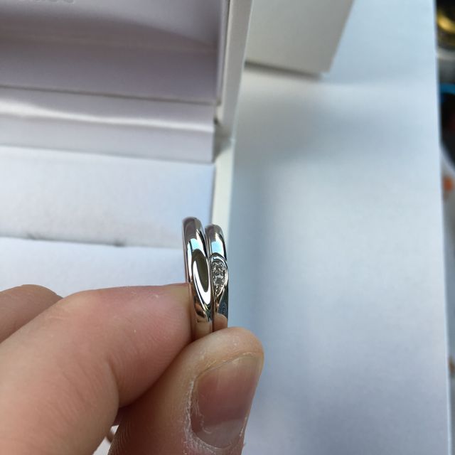 【THE KISS(ザ・キッス)の口コミ】 普段使いのできるシンプルなデザインなのにワンポイントデザインが女性ら…