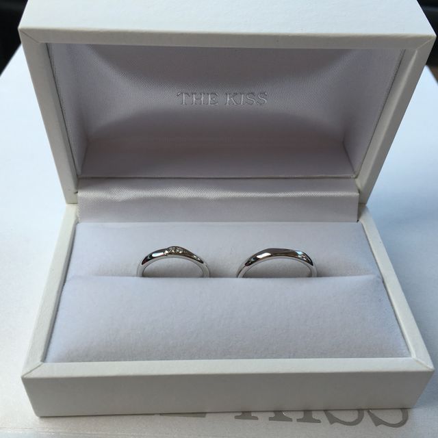 【THE KISS(ザ・キッス)の口コミ】 普段使いのできるシンプルなデザインなのにワンポイントデザインが女性ら…