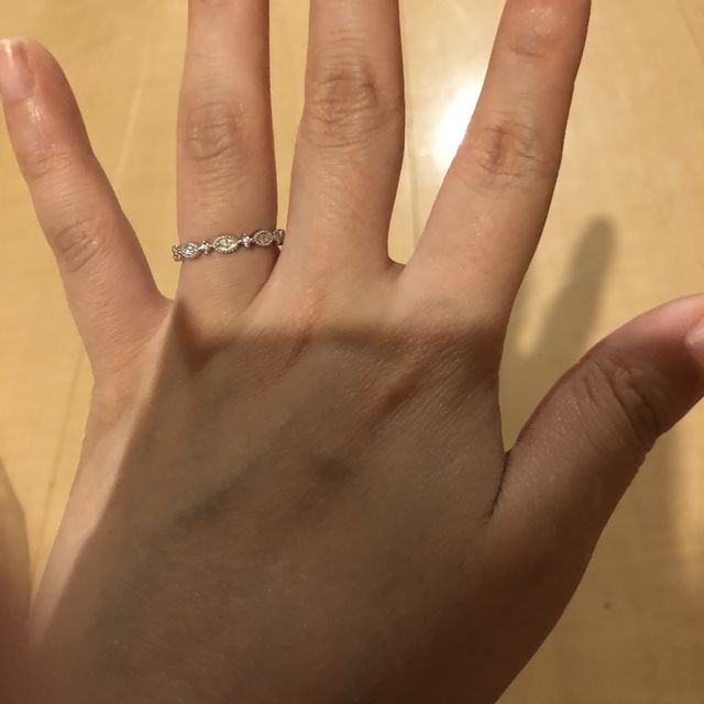 【PAVEO CHOCOLAT(パヴェオショコラ)の口コミ】 個人的に私の指は細くて短いので、装飾の細かい細めの指輪を目当てに探し…