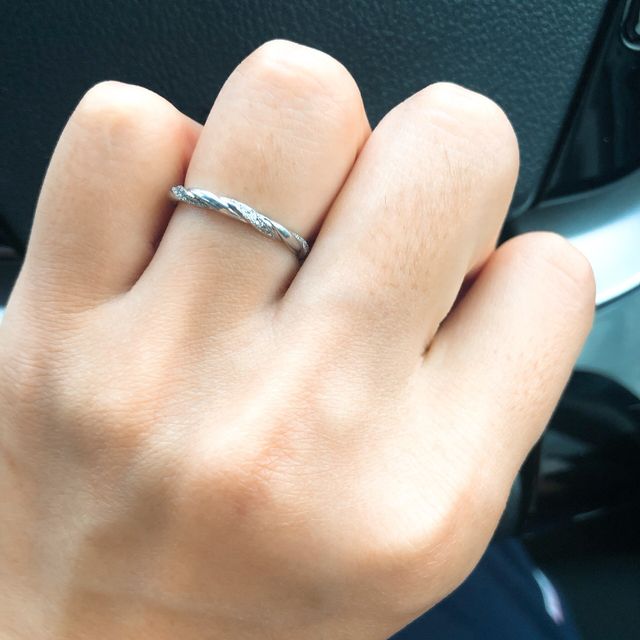 【銀座ダイヤモンドシライシの口コミ】 みたことのない、変わったねじれたデザインと、
値段、その時新作だったの…