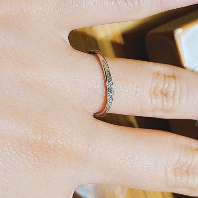 【BRIDGE(ブリッジ)の口コミ】 上品な印象があり華麗なデザインだと思います。ラインの幅が細めに造られ…