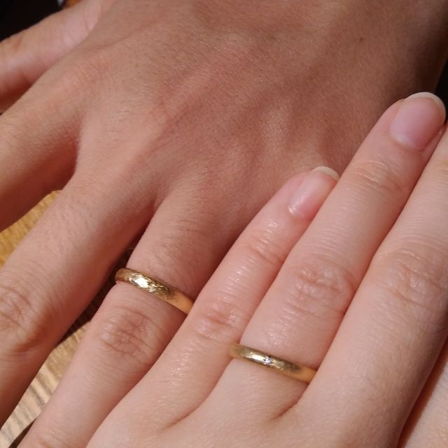 【ith(イズ)の口コミ】 プラチナではなくゴールドの指輪が希望でしたが、あまりピカピカなのもち…