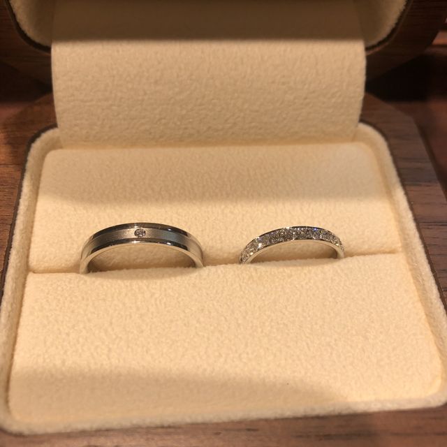 【TANZO.(鍛造指輪)の口コミ】 夫がデザインにこだわりがあり、私は絶対にハーフエタニティと決めていま…