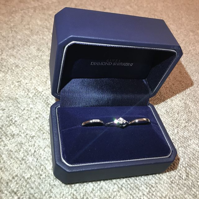 【銀座ダイヤモンドシライシの口コミ】 シンプルなデザインで、好みの細さにできたため
また、彼とお揃いの種類に…