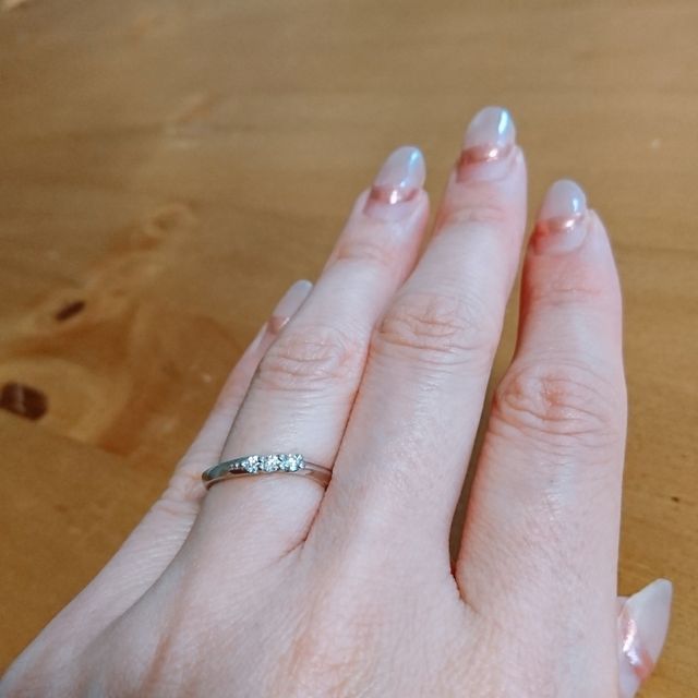 【銀座ダイヤモンドシライシの口コミ】 ダイヤモンドが他社より綺麗で、指が綺麗に見えたので、こちらのものに決…