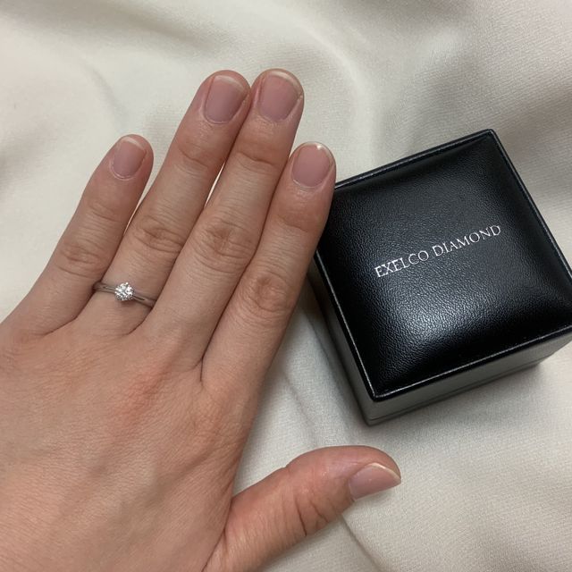 【エクセルコダイヤモンド(EXELCO DIAMOND)の口コミ】 こだわり抜いたダイヤモンドが使用されていて、光の下できれいに輝く指輪…