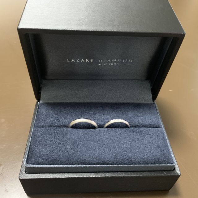 【ラザール ダイヤモンド(LAZARE DIAMOND)の口コミ】 デザインが、珍しく他メーカーにもなかったため選びました。
また、他メー…