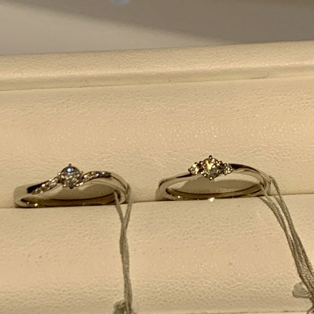 【festaria VOYAGE(フェスタリア ボヤージュ)の口コミ】 シンプルなデザインのものよりもダイヤが大きいものや豪華なデザインの指…