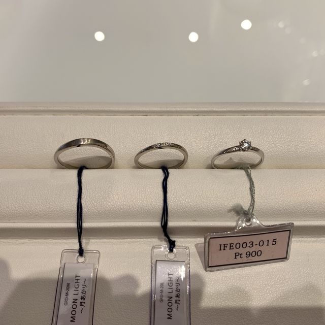 【JKPLANET(JKプラネット)の口コミ】 シンプルなリングですが、男性のリングには、マット加工が施されていたり…