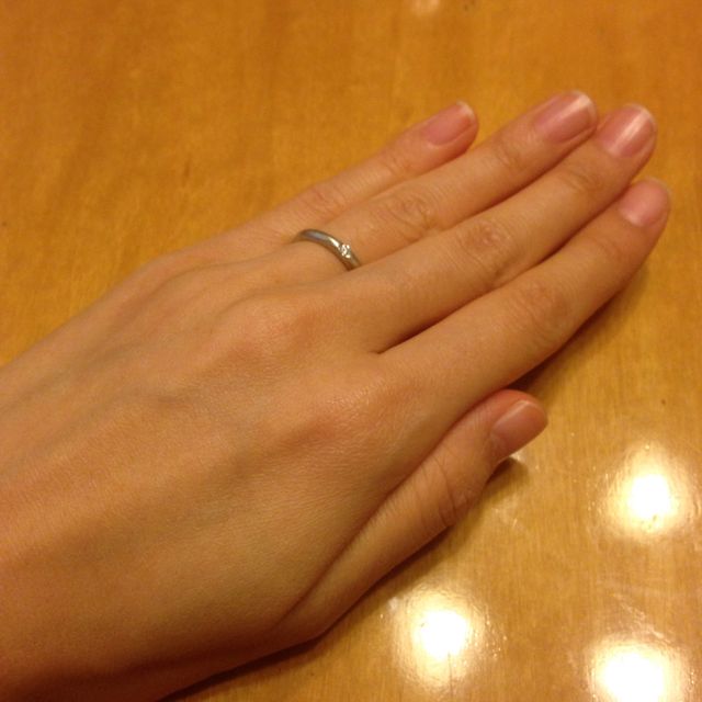 【ギンザタナカブライダル(GINZA TANAKA BRIDAL)の口コミ】 女性用はダイヤが0.05カラット入って65000円(税抜)でした。
男性はダイヤ…