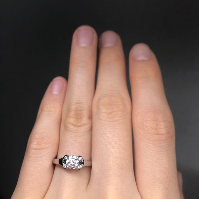 【カルティエ(Cartier)の口コミ】 デザインに惚れました。他の指輪をつけてみたときとは違って、ビビッと来…