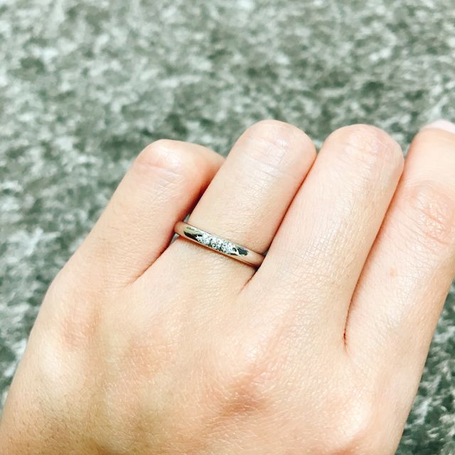 【アイプリモ(I-PRIMO)の口コミ】 ストレートでダイヤが1つ付いたものと決めていました。シンプルなものなの…