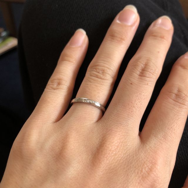 【JEWELRY STUDIO Advance(ジュエリースタジオアドバンス)の口コミ】 細身のもの、シンプルなものがいいという条件で
お店の方に探してもらいま…