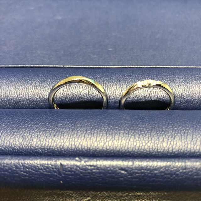 【銀座ダイヤモンドシライシの口コミ】 この指輪の決め手は、何より指輪をつけた時のつけ心地がよく、安心感があ…