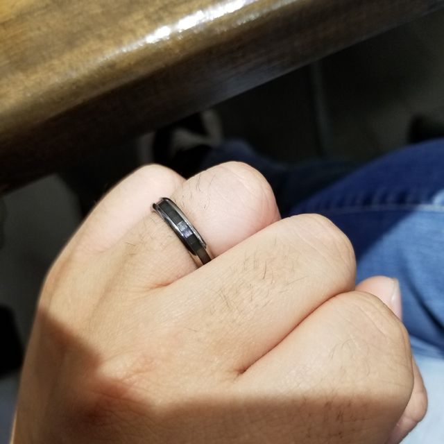 【輪-RIN-の口コミ】 シンプルで嫌味がなく、デザインが良かったことと、金属アレルギーの人に…