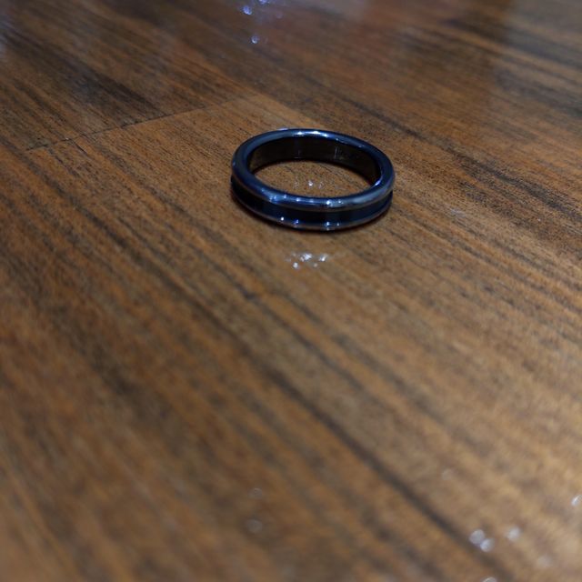 【輪-RIN-の口コミ】 金属アレルギーを持っていて、18金もアレルギー反応が出てしまうこともあ…