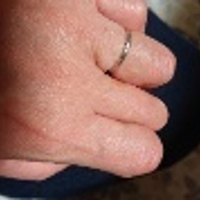 【アイプリモ(I-PRIMO)の口コミ】 銀婚式をむかえ細くてシンプルな指輪を探していました。
知り合いからこち…