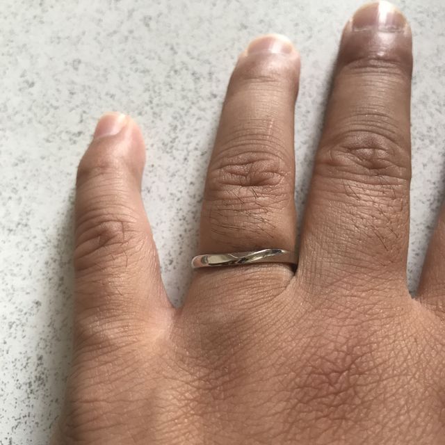 【アイプリモ(I-PRIMO)の口コミ】 比較的シンプルなデザインでありながら、ウエーブ型で動きもあり、フィッ…